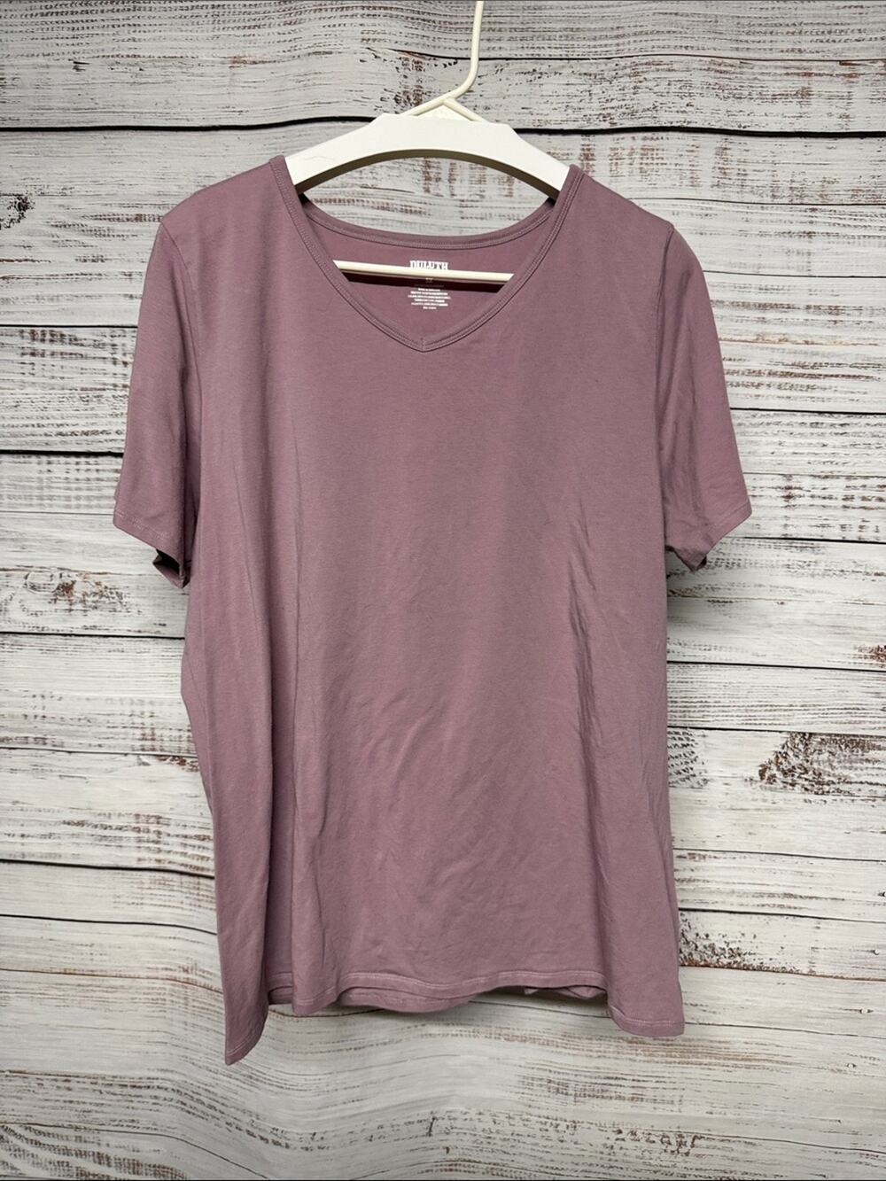 Duluth Trading Co Women's No Yank Short Sleeve V-Neck Tee Mauve
